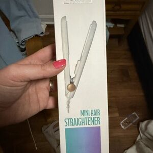 Mini Hair Straightener - White